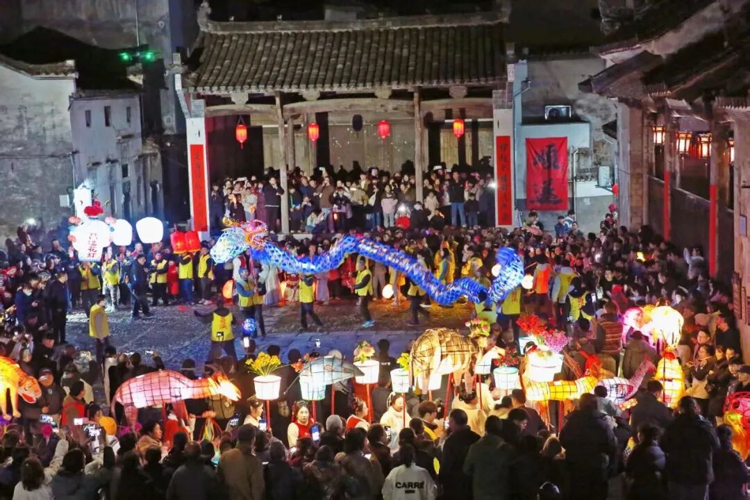 凯发科技：这些爆火的「春日经济」可不只是新“花”样丨南财号热话(图7)