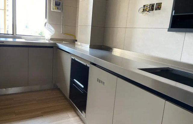 不锈钢橱柜怎么定制？定制不锈钢橱柜有哪些优势？(图1)